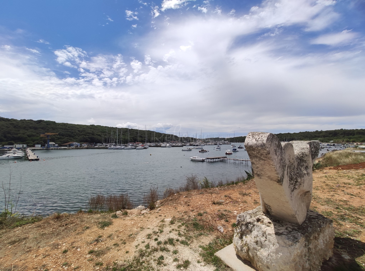 OPPORTUNITÀ! Casa Veruda Porat, a 250 m dal mare