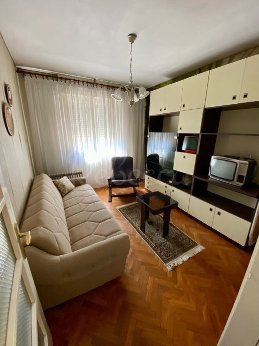 Piano casa, 109 m2, 1° piano, cucina estiva, garage, giardino, centro città, Pola