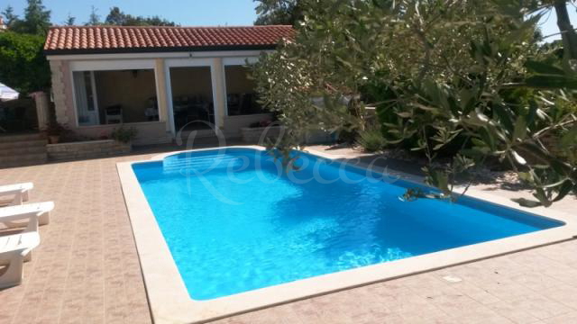 Casa con vista mare, piscina, Štinjan