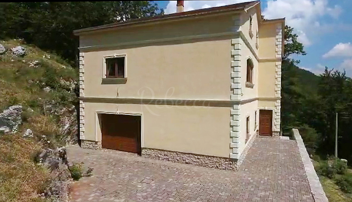 Bella casa nel Parco naturale del Monte Maggiore con vista sul mare