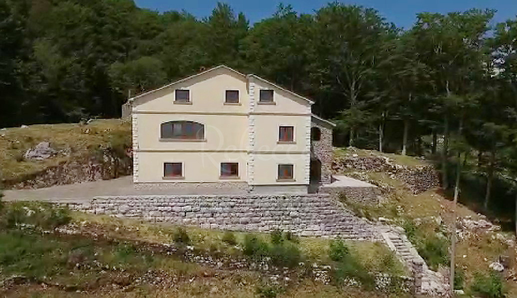 Bella casa nel Parco naturale del Monte Maggiore con vista sul mare