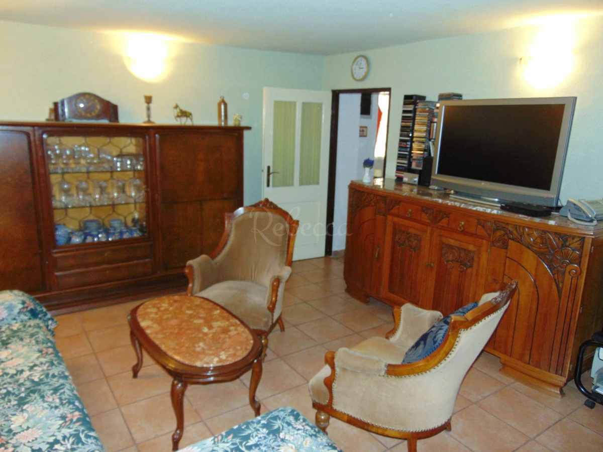 Casa su tre piani, 198 m2, vicino al mare, Pavićini