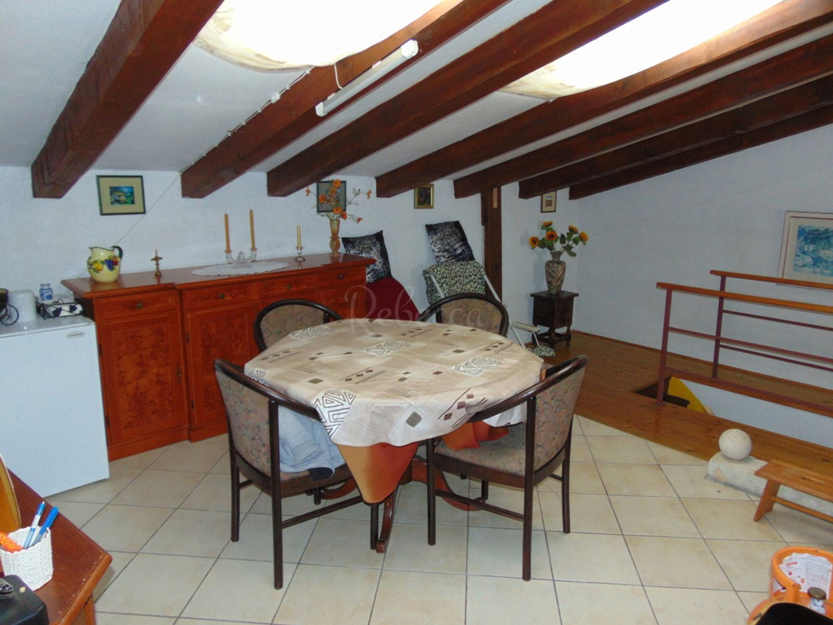 Casa su tre piani, 198 m2, vicino al mare, Pavićini