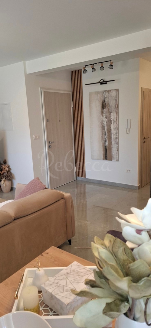 Appartamento 60,50 m2, piano rialzato, 2 posti auto, Žminj