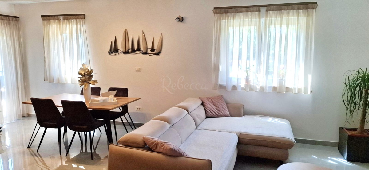 Appartamento 60,50 m2, piano rialzato, 2 posti auto, Žminj