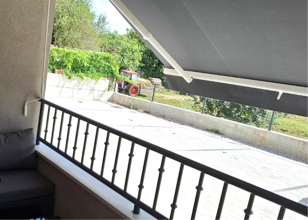 Appartamento 60,50 m2, piano rialzato, 2 posti auto, Žminj