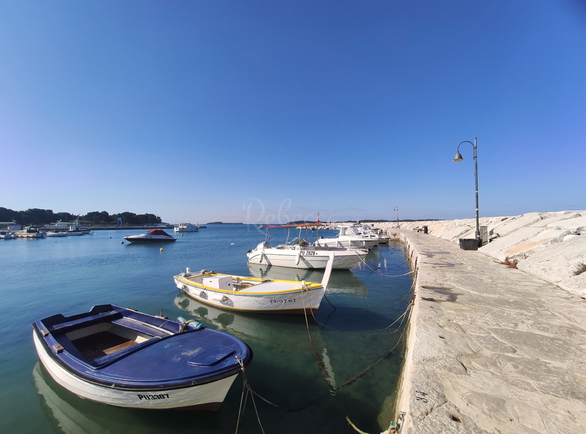 Villa moderna con piscina a 200 m dalla spiaggia, vista mare