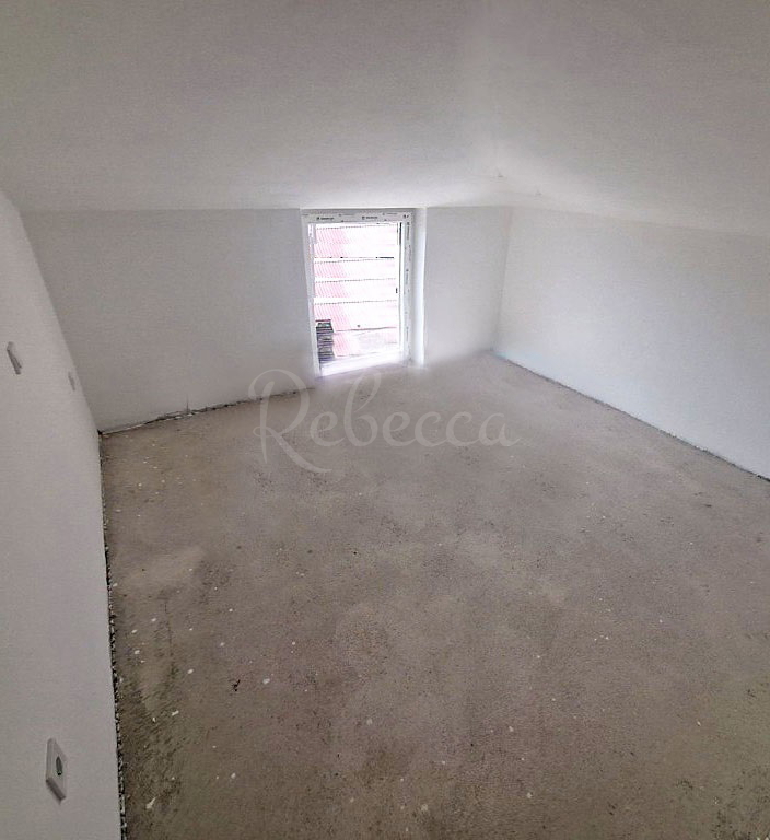 Appartamento 66 m2, 2 camere da letto, vista mare, Lisignano