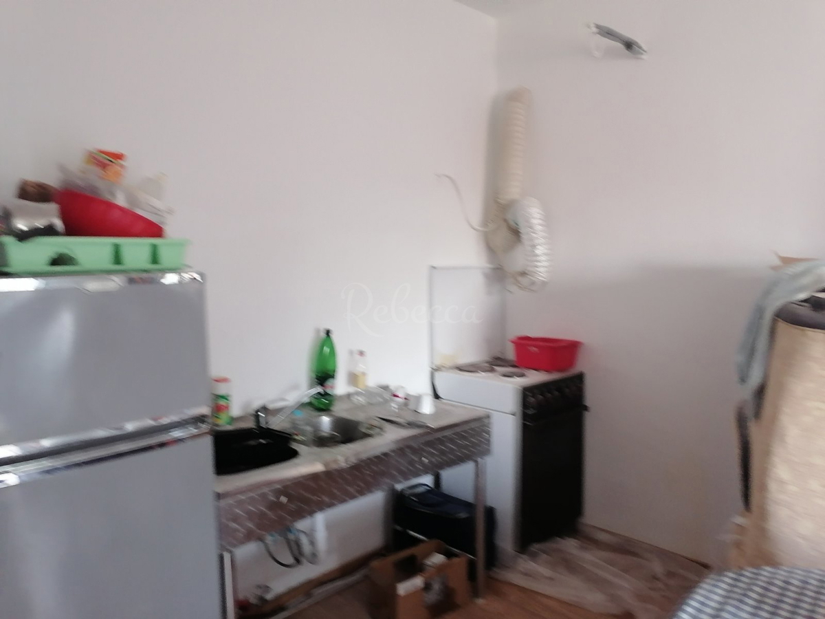 Appartamento al primo piano, due camere da letto, 60 m2, Pula