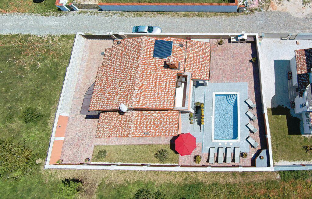 Villa con piscina a Jadreški