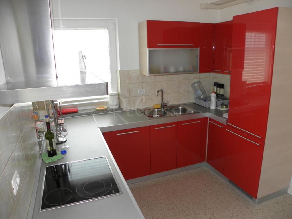 Villa con appartamenti, vista mare, Premantura
