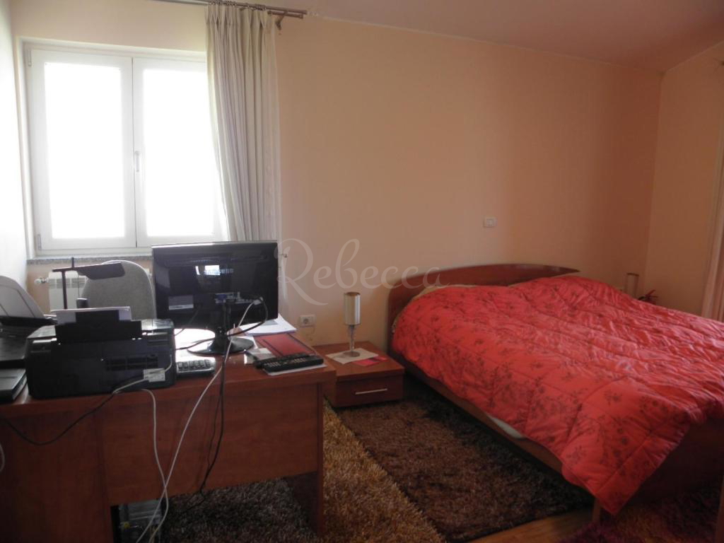 Villa con appartamenti, vista mare, Premantura