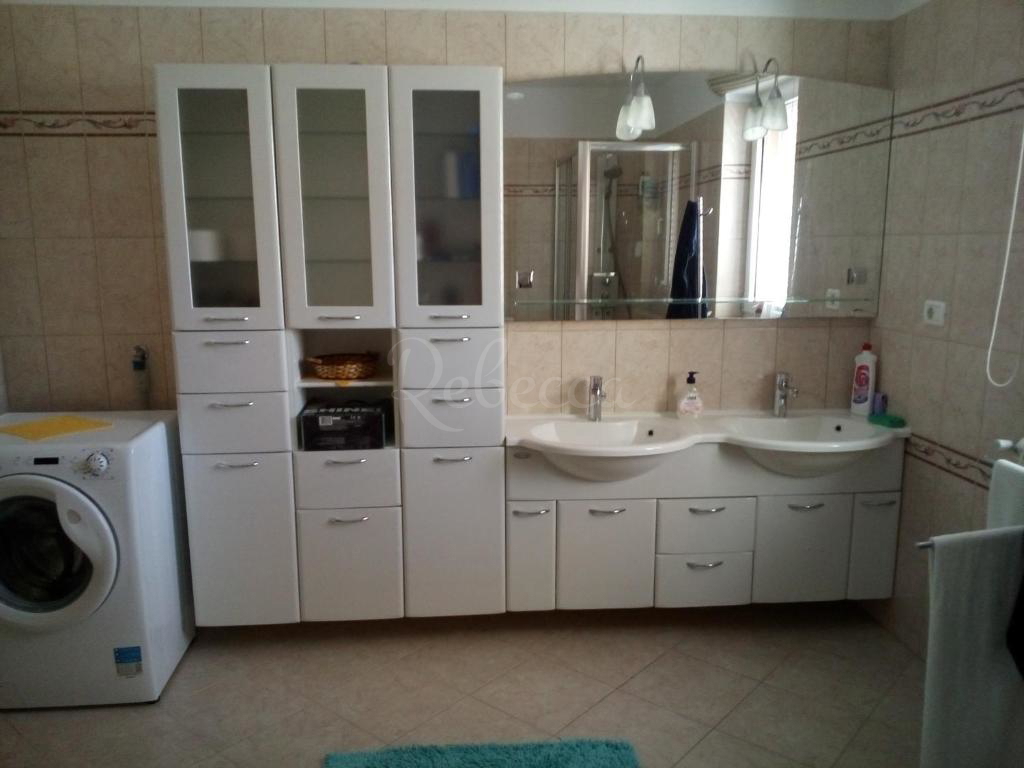 Villa con appartamenti, vista mare, Premantura