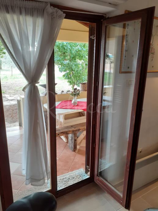 Casa con due appartamenti, 130 m2, giardino, dintorni di Cittanova