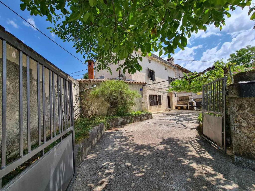 Casa istriana in pietra, 150 m2, 2 camere da letto, Sterna, dintorni di Svetvinčent.