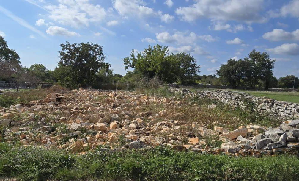 Terreno edificabile di 550 m2, progetto, permesso, zona Juršići