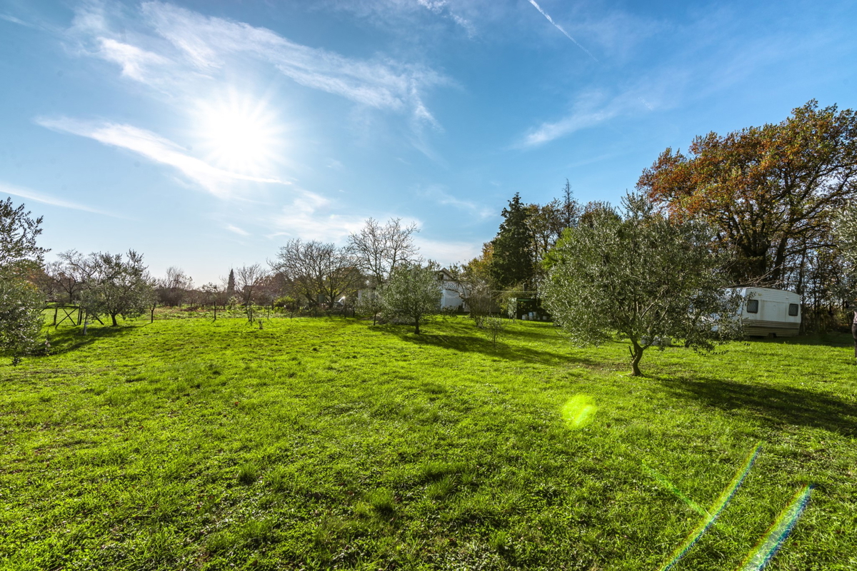 Due case indipendenti, terreno edificabile 3222 m2, Loborika