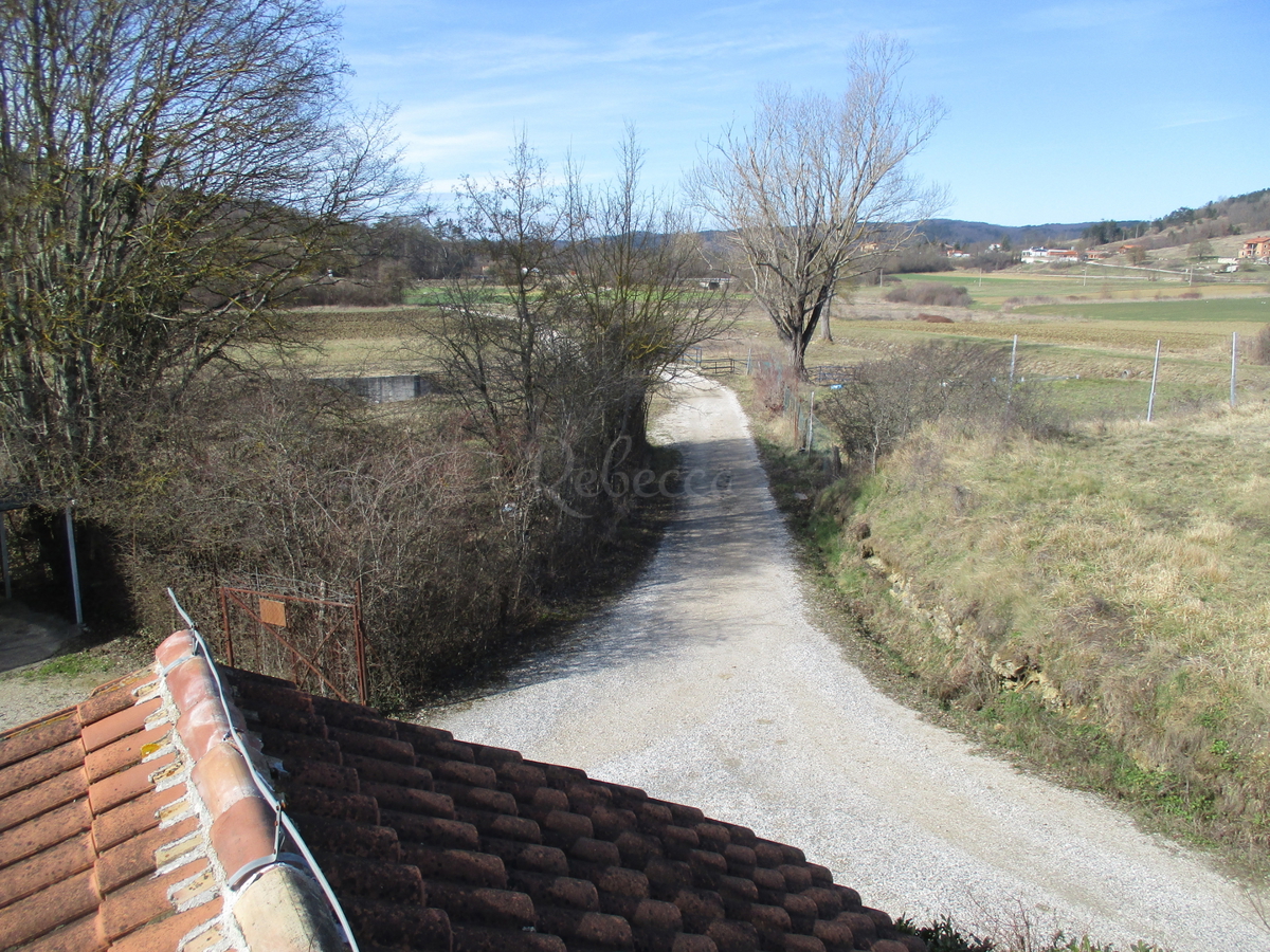 Pisino: Grande terreno agricolo con serre, 9555 m2