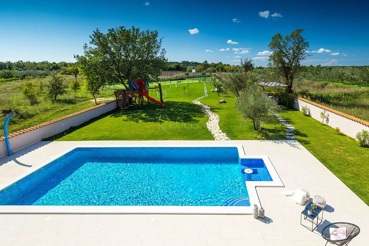 KRNICA CIRCOSTANTE VILLA PER VACANZE GIARDINO 2800m2