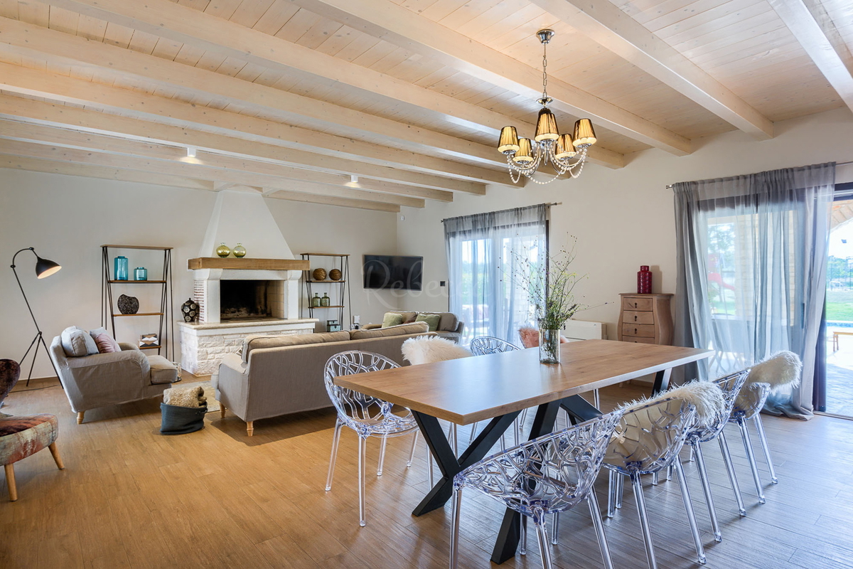 KRNICA CIRCOSTANTE VILLA PER VACANZE GIARDINO 2800m2