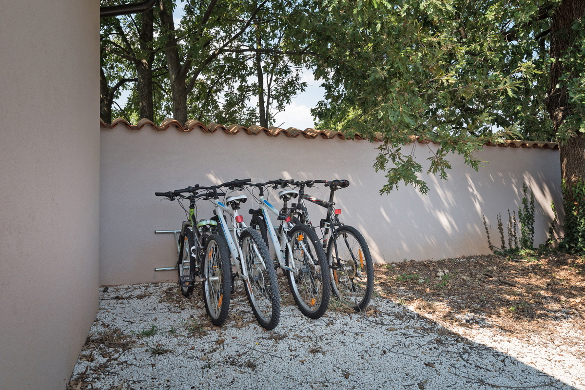 KRNICA CIRCOSTANTE VILLA PER VACANZE GIARDINO 2800m2