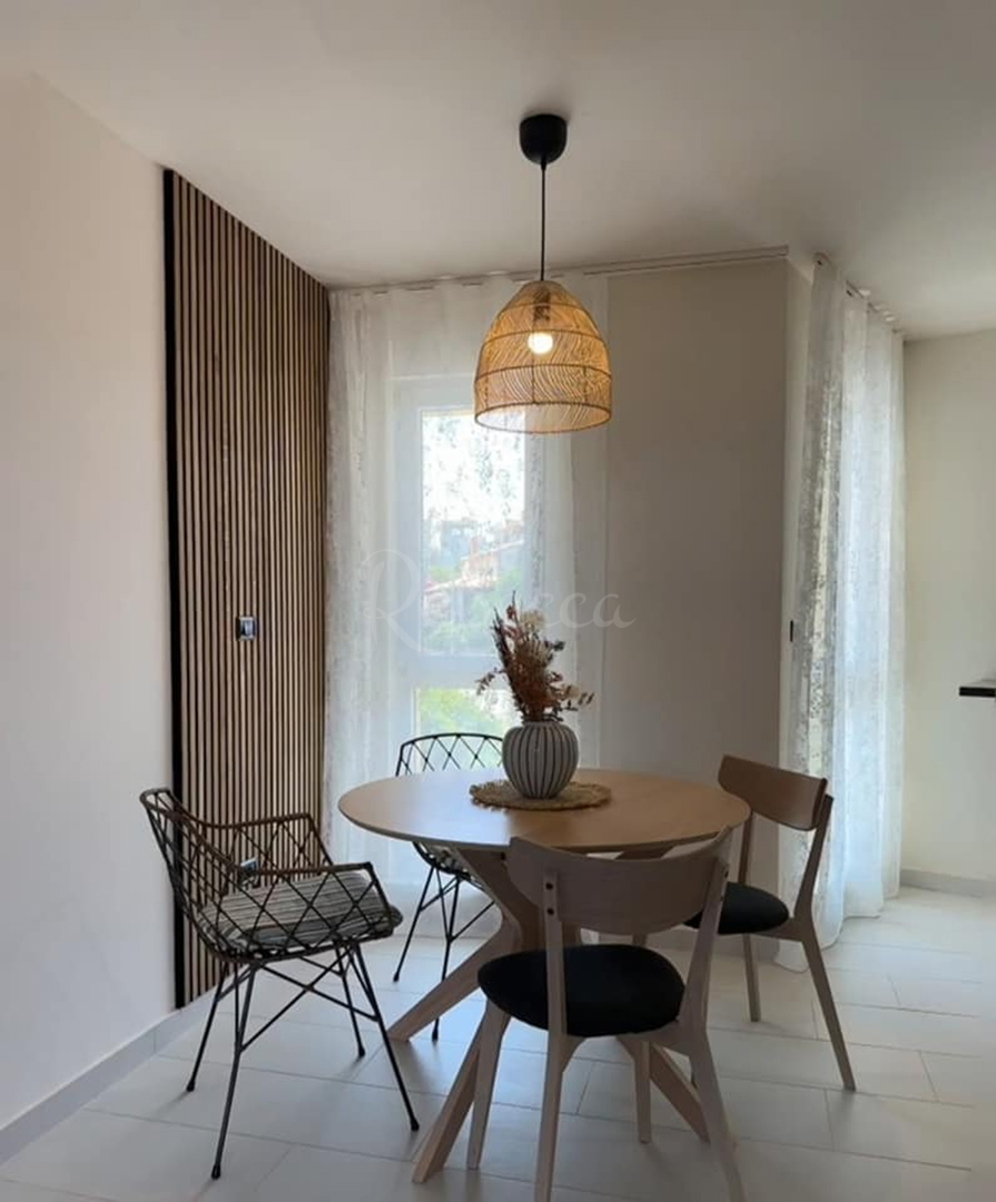 Liznjan, appartamento su due piani, ampia terrazza, vista mare