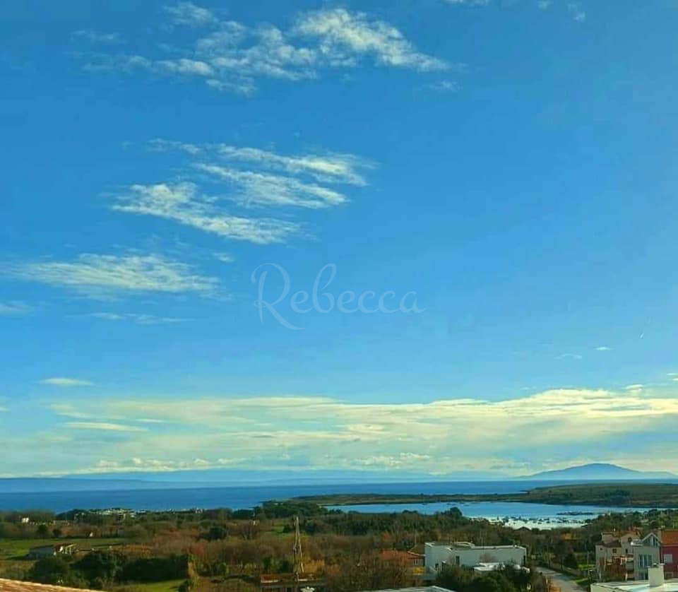 Liznjan, appartamento su due piani, ampia terrazza, vista mare