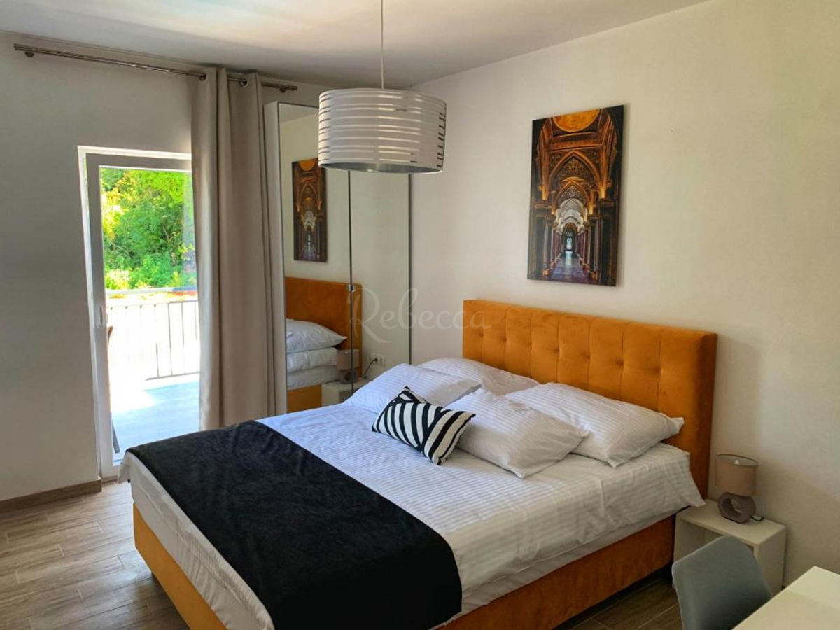 Istria, Pomer, casa con tre appartamenti e piscina