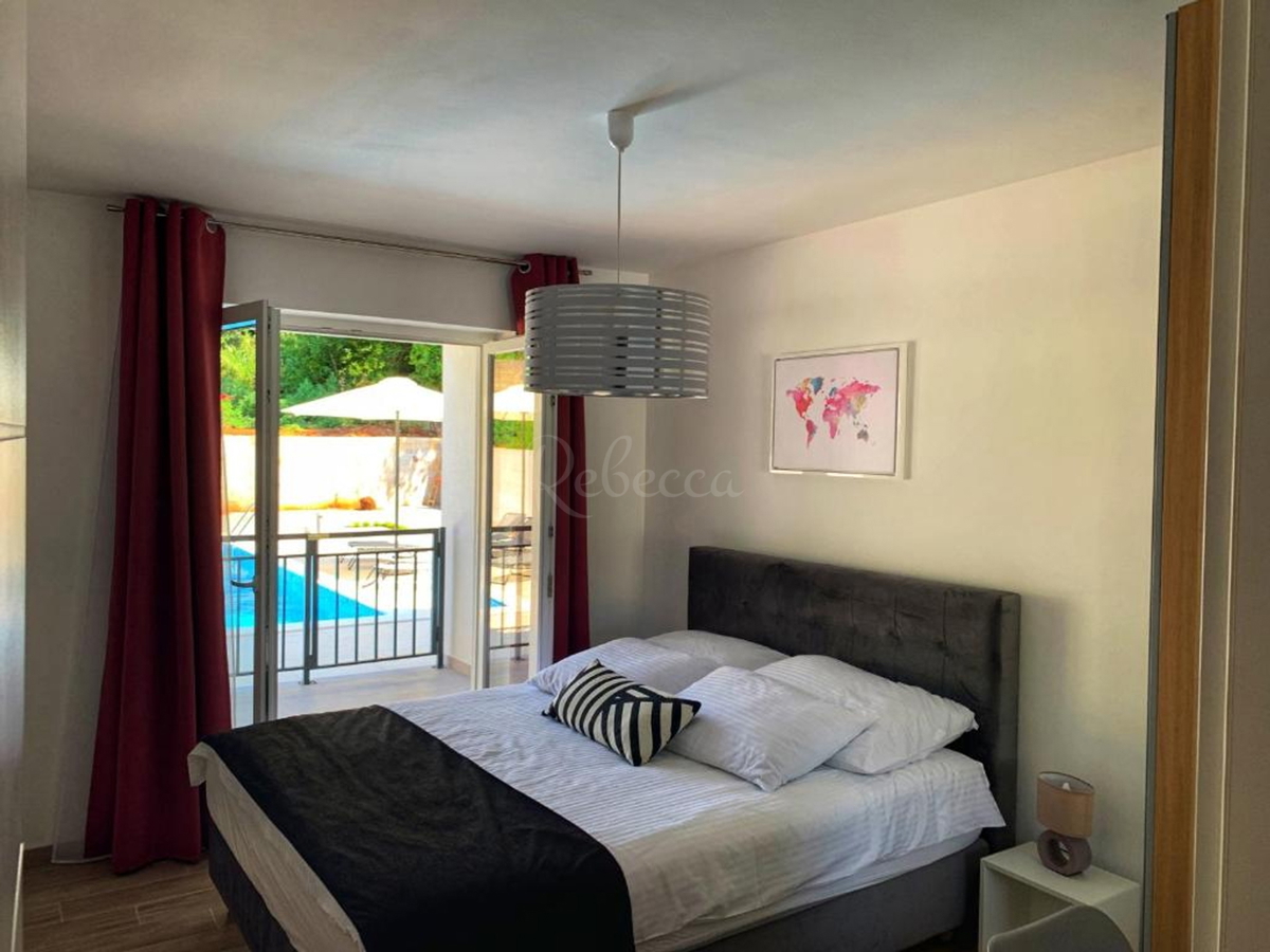 Istria, Pomer, casa con tre appartamenti e piscina