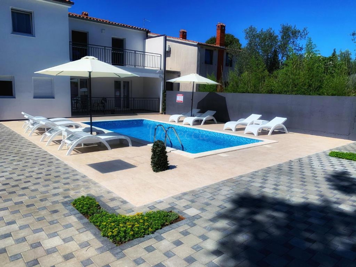 Istria, Pomer, casa con tre appartamenti e piscina