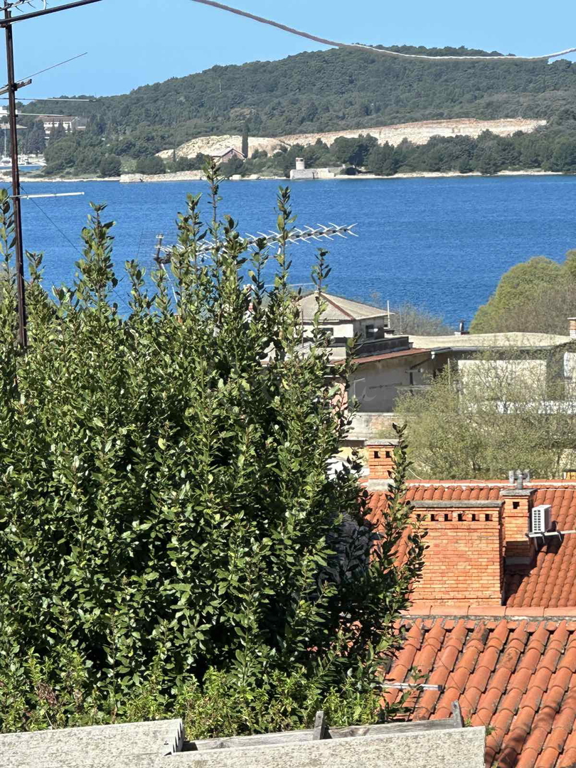 Appartamento bilocale con vista mare, Pola