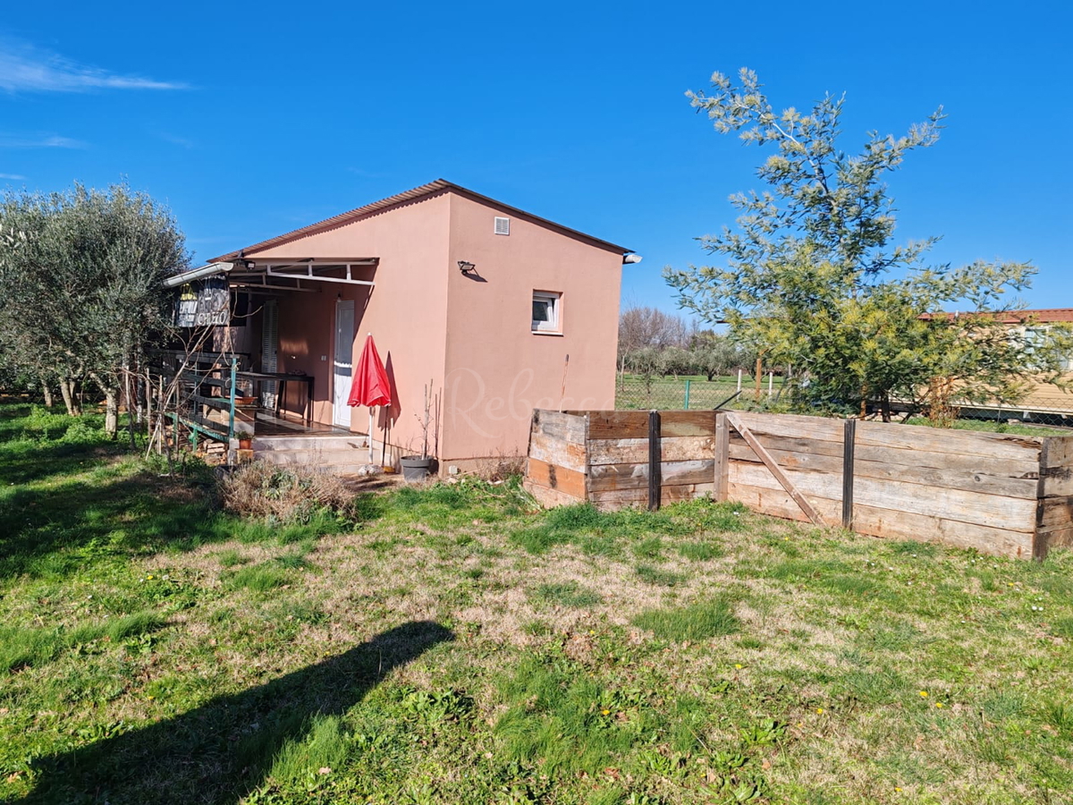 Terreno agricolo 1000 m2 con fabbricato - Valtura