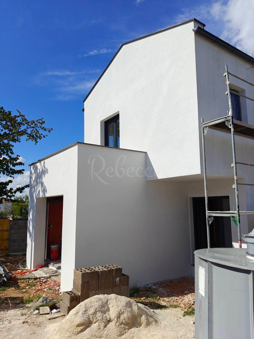 Casa in costruzione, 290 m2, piscina, zona Štokovci