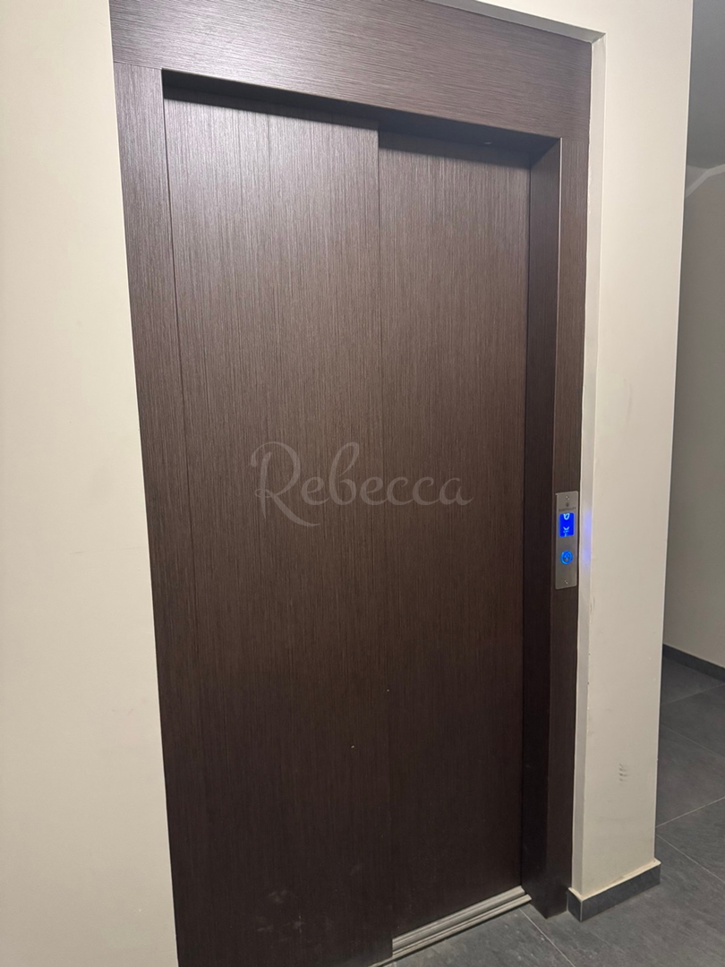 Appartamento al 3° piano, ascensore, centro, garage, Pola