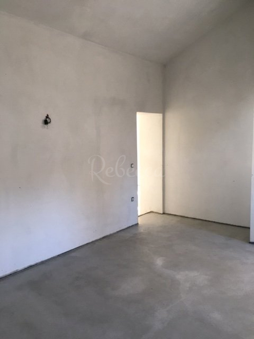 PULA - ŠIJANA: APPARTAMENTO CON TRE CAMERE DA LETTO AL 1° PIANO E STUDIO AL PIANO TERRA