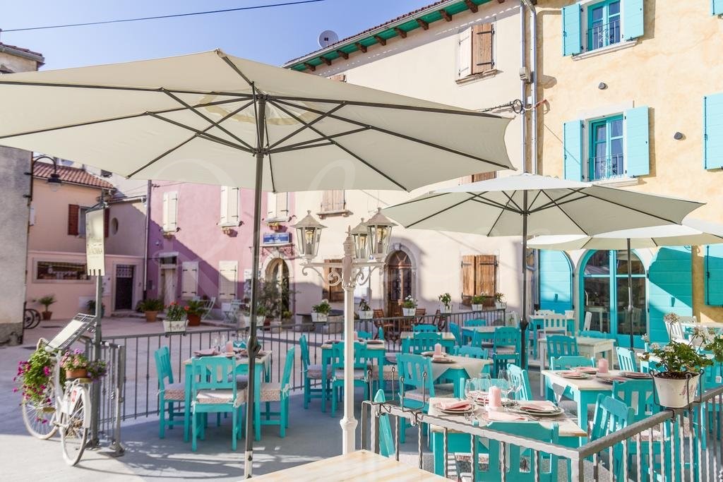 Hotel a conduzione familiare in stile rustico romantico, a 100 m dal mare