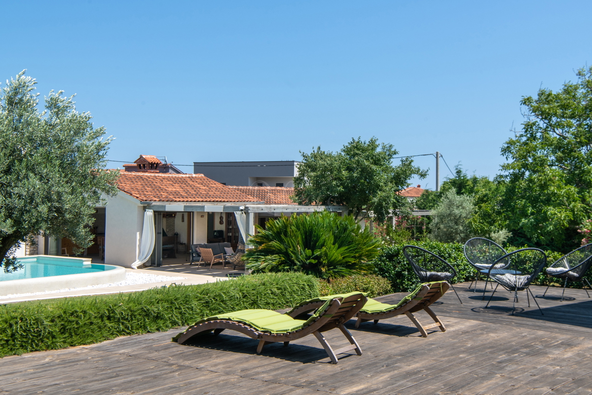 Casa indipendente con piscina, Liznjan