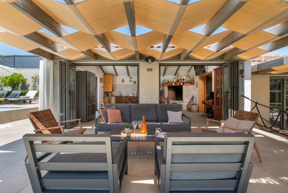 Casa indipendente con piscina, Liznjan