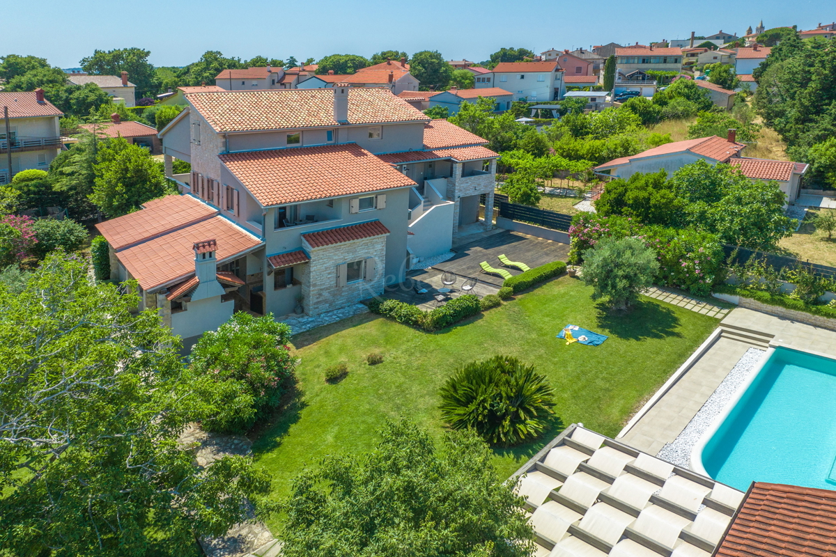 Casa indipendente con piscina, Liznjan
