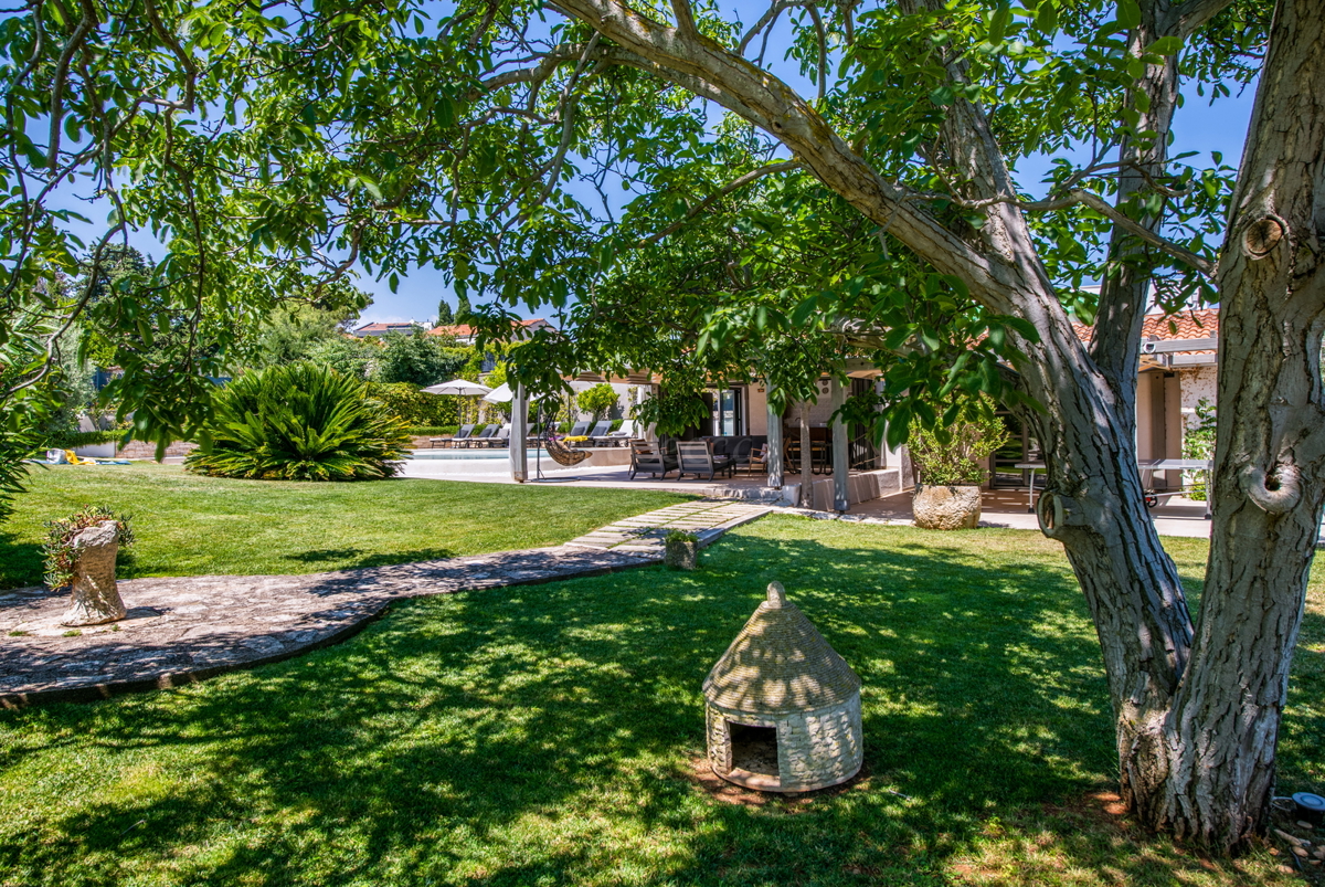 Casa indipendente con piscina, Liznjan