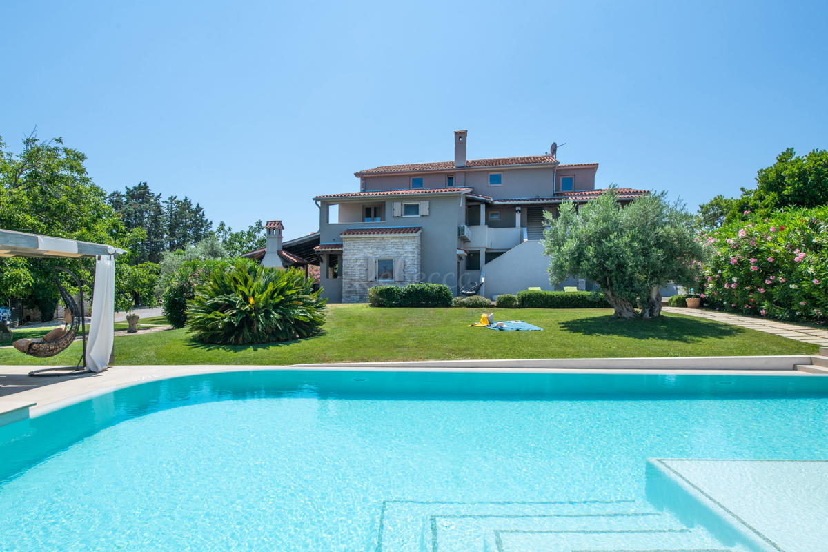 Casa indipendente con piscina, Liznjan