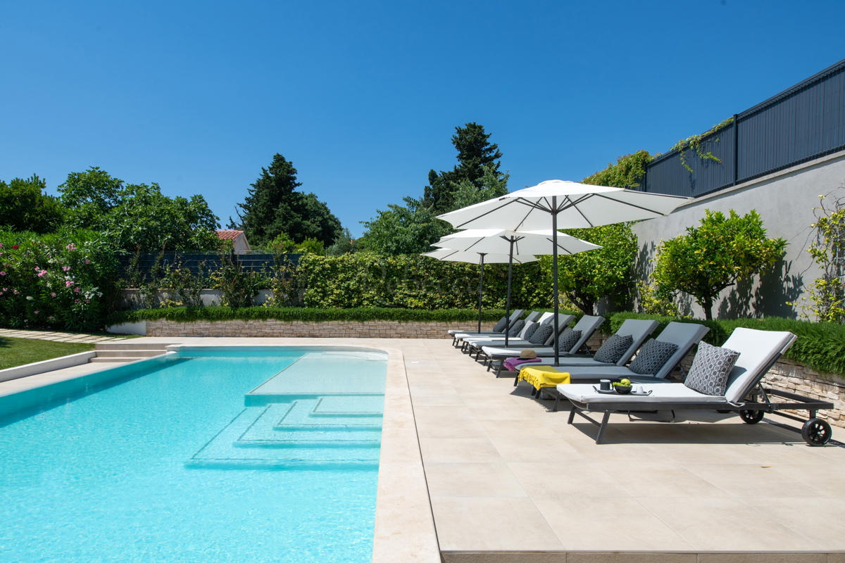 Casa indipendente con piscina, Liznjan