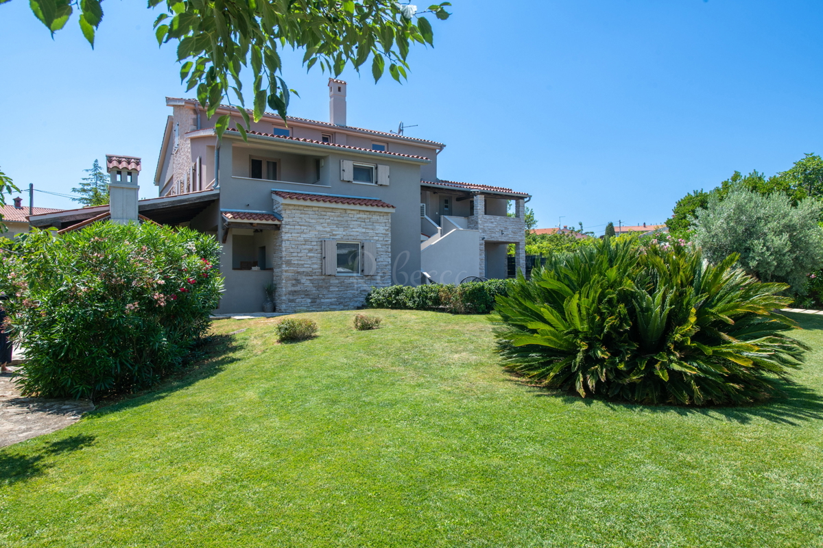 Casa indipendente con piscina, Liznjan