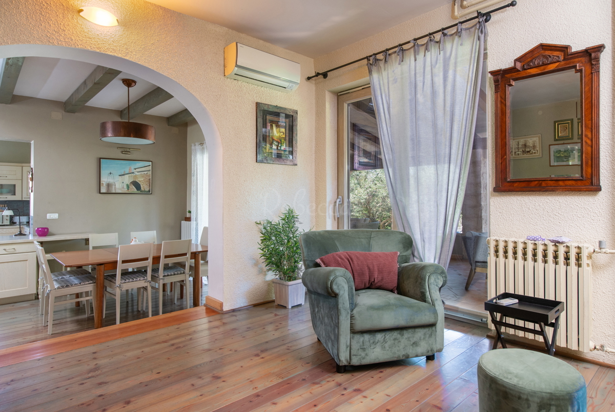 Casa indipendente con piscina, Liznjan