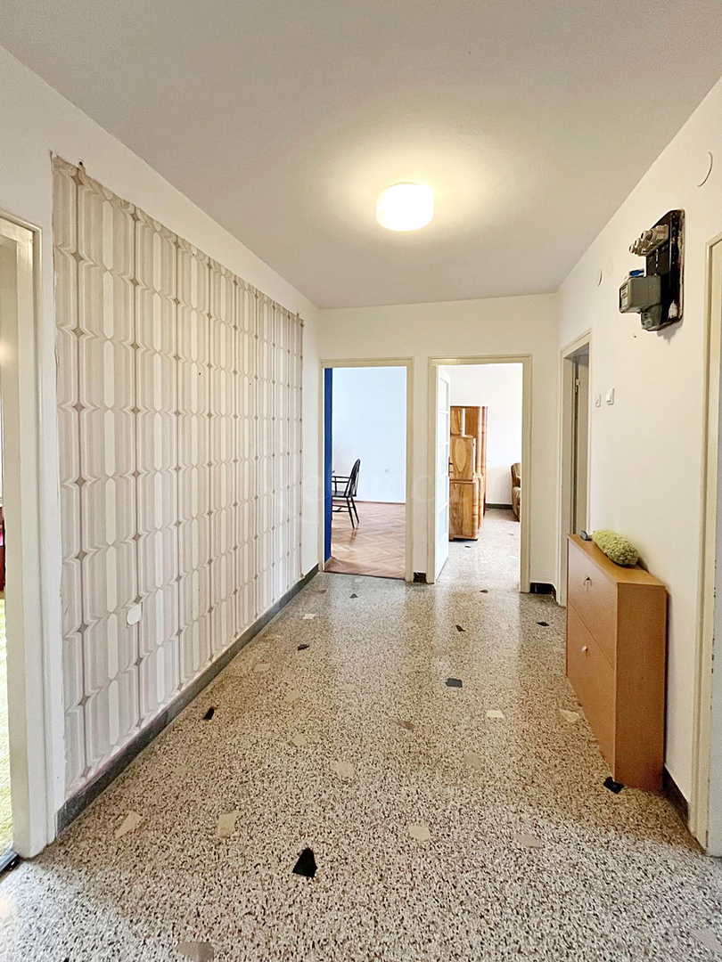 Appartamento, 2° piano, 3 camere da letto, due terrazze, 75 m2, Pula