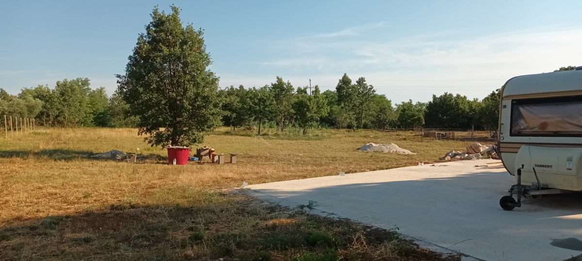 TERRENO AGRICOLO PARTICOLATO NEI DINTORNI DI BADERNA, 4547 mq