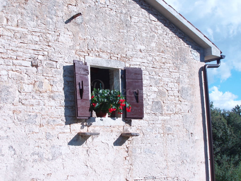 ISTRIA, LINDAR: VECCHIA CASA IN PIETRA D&apos;ISTRIA A FILA