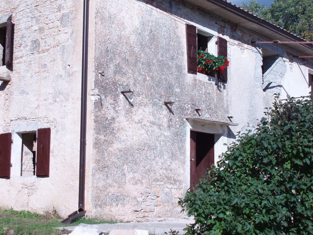 ISTRIA, LINDAR: VECCHIA CASA IN PIETRA D&apos;ISTRIA A FILA