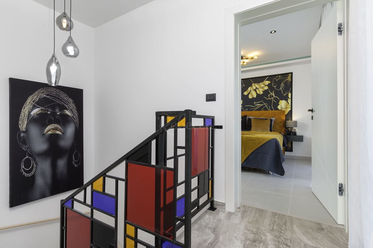 Villa con piscina, 220 m2, Premantura