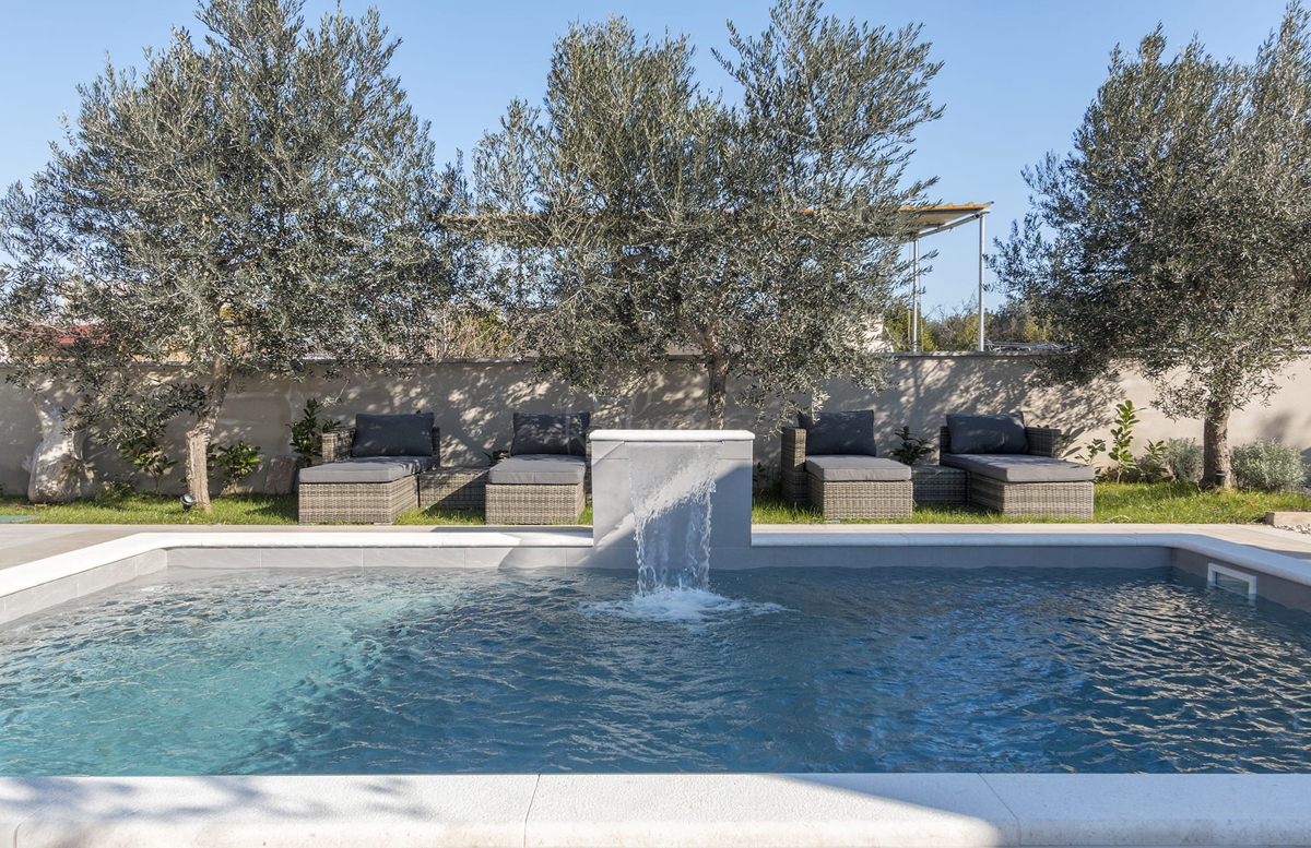 Villa con piscina, 220 m2, Premantura